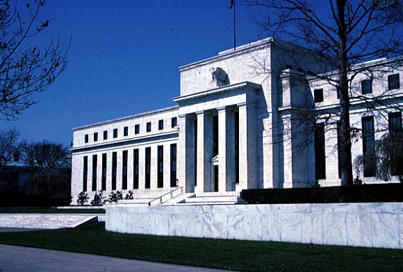 A bipartisan Senate votes to investigate the Fed’s actions before and during the financial crisis.  