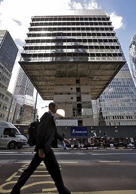 American commercial real estate is gradually regaining its value.