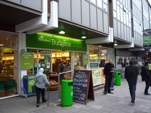 Food from the Sky is London supermarket’s green roof fruit and vegetable garden.  